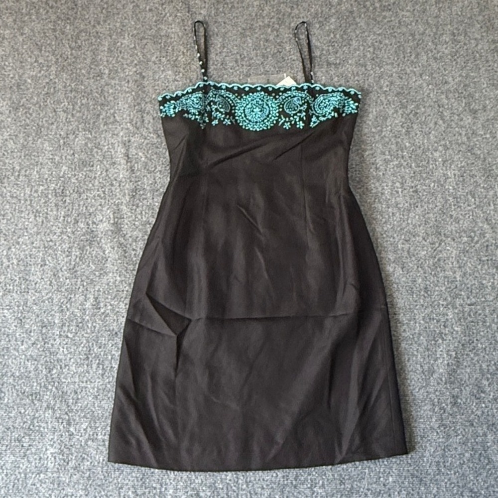 Ann Taylor vintage Silk Black and Blue sleeveless Dress with embroidery